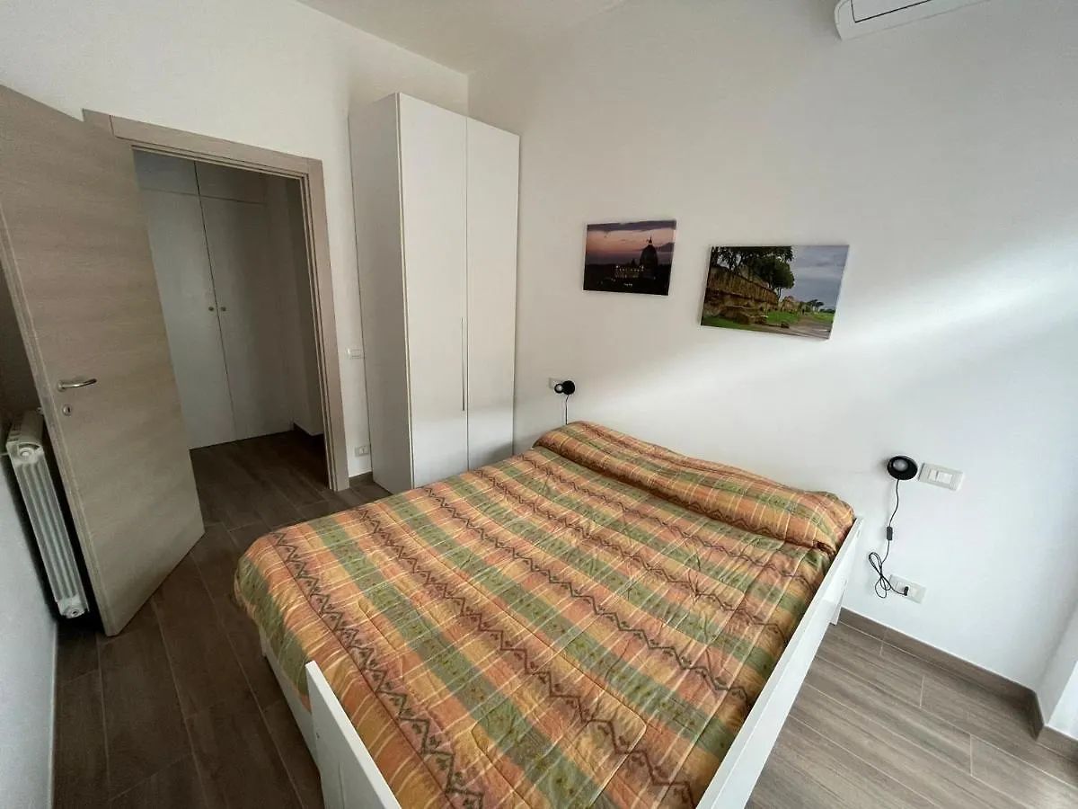Apartment Comfort A Cinque Fermate Dal Centro Rome